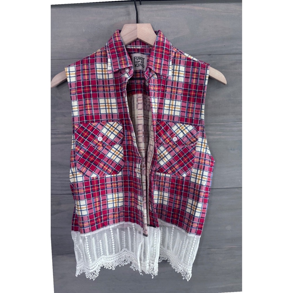 Furst of a Kind Plaid Sleeveless Button Shirt‎ Lace Flannel